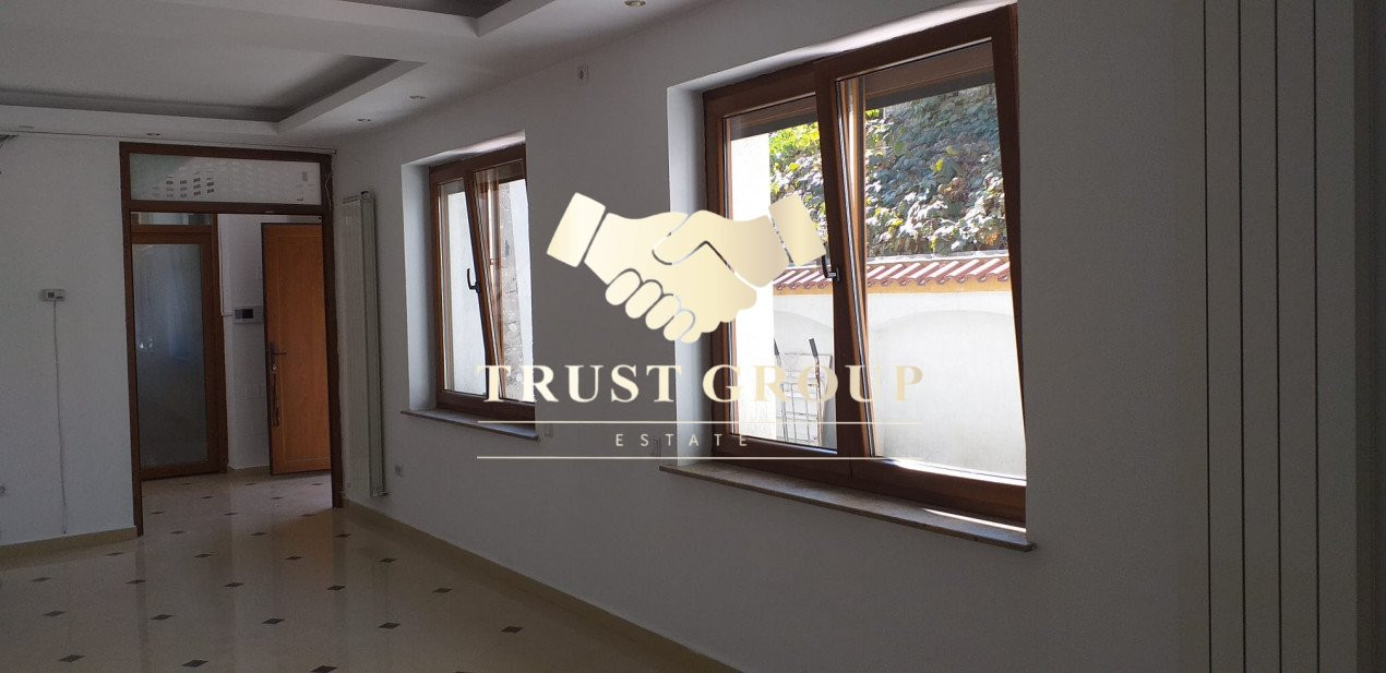 Domenii Vila eleganta 5 camere langa piata  