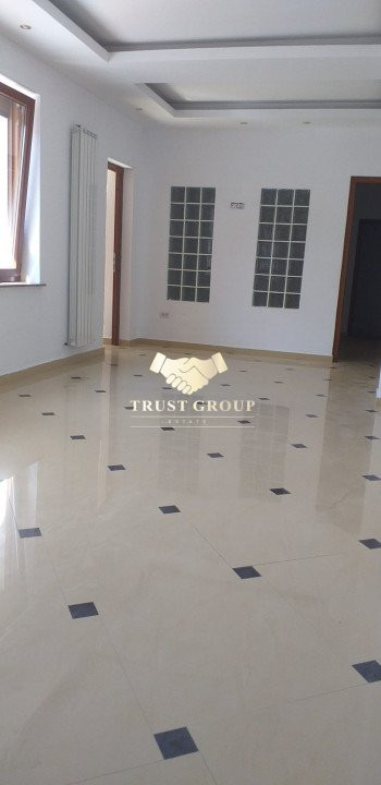 Domenii Vila eleganta 5 camere langa piata  