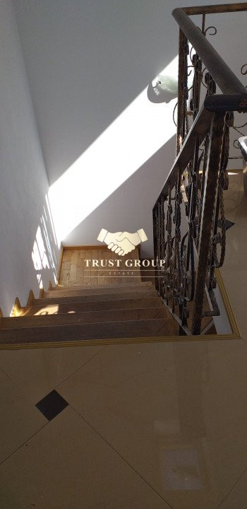 Domenii Vila eleganta 5 camere langa piata  